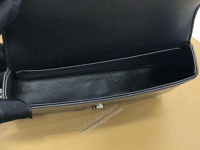Celine專櫃2022新款CUIR TRIOMPHE皮標標誌印花鏈條包 賽琳凱旋門鏈條肩背包 sldj2326
